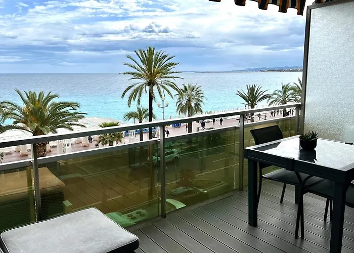 Apart-A-Nice : A Breathtaking View On The Sea