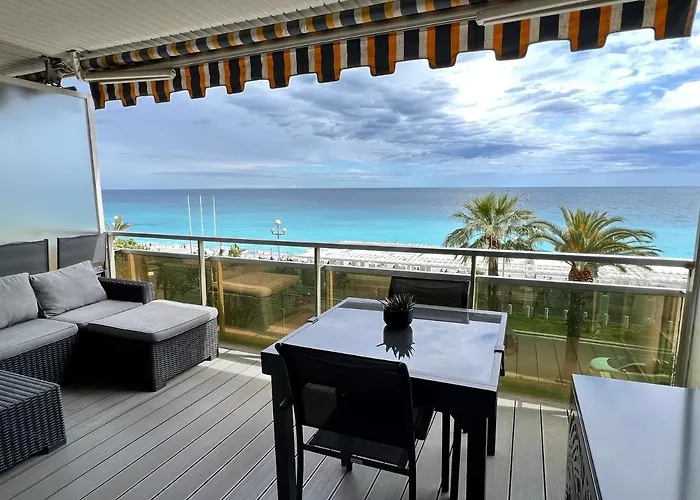 Apart-A-Nice : A Breathtaking View On The Sea